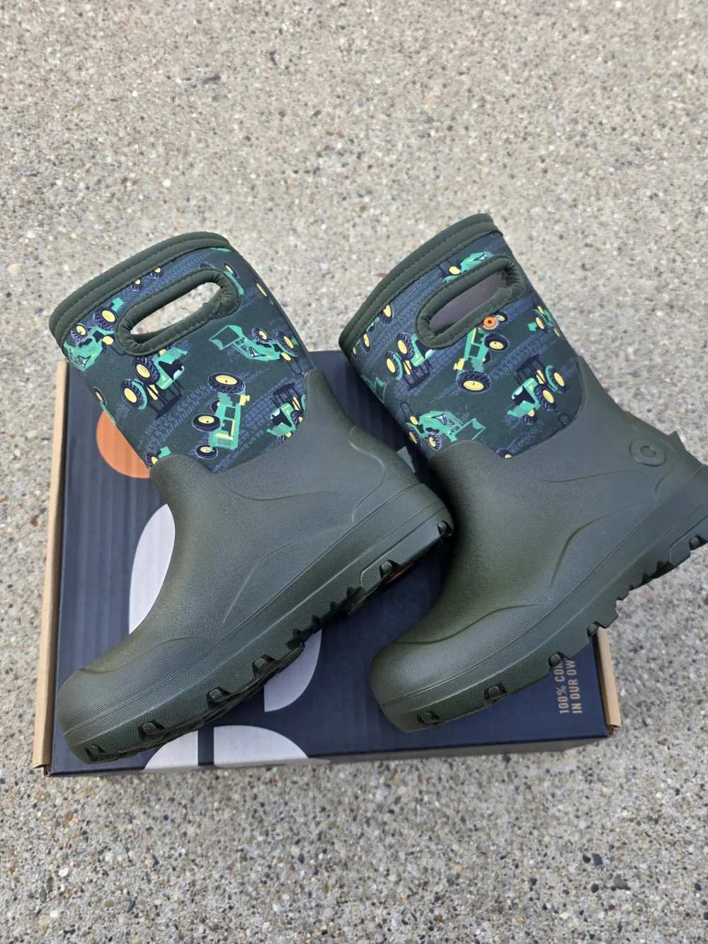 BOGs Kids Waterproof John Deer Green Tractor Boots Boys 12.